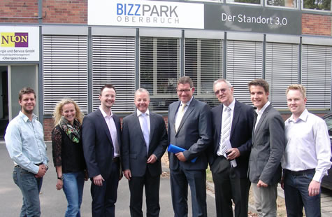 V.l.n.r.: David Stolz, Sarah Wagner, Stefan Lenzen, Eelco Vrieling, Dietmar Brockes MdL, Dr. Joachim Steiner, Linus Stieldorf und Thomas Lenzen.